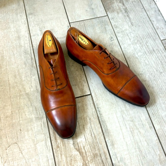 Santoni Other - Never worn. Smooth leather lace-up, tapered shape, rubber sole.